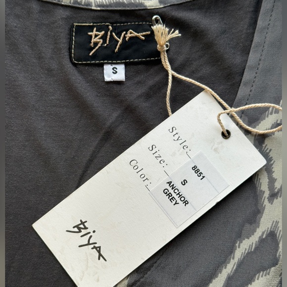 BIYA Johnny Was Animal Print Modal Tunic Blouse Gray Oversized Scoop Neck S NWT - Picture 2 of 10